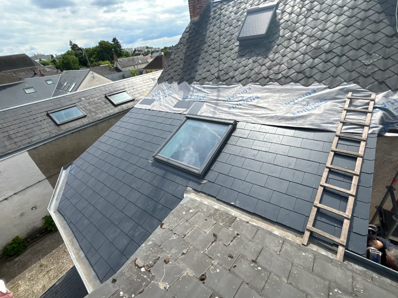 Vue d’ensemble de la toiture après rénovation à Ambarès-et-Lagrave
